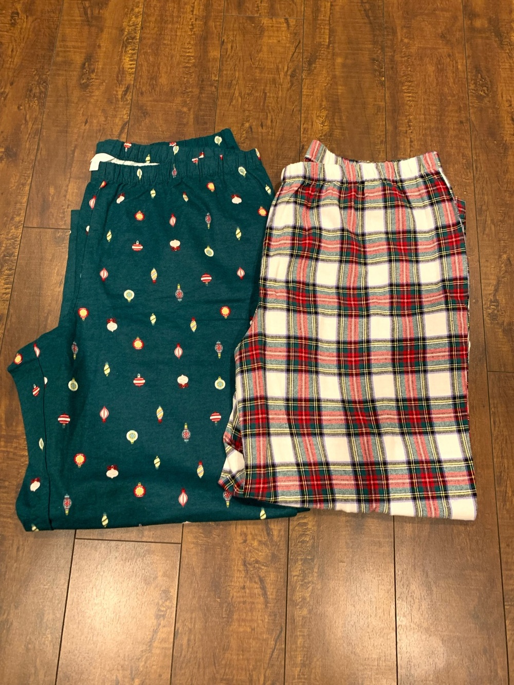 Woman’s XXL Green Ornament Print & Cream Plaid Lounge Bottoms - Bundle Two PJ